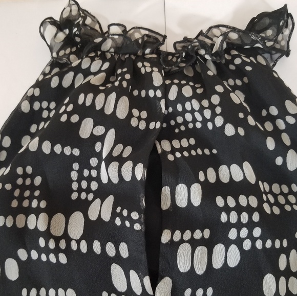 🦋The Limited Sleeveless Black and White Blouse XS - Picture 5 of 6